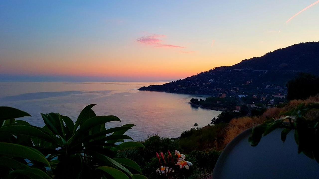 Romantic Casa Lorenzina Affittacamere Ventimiglia Exterior foto
