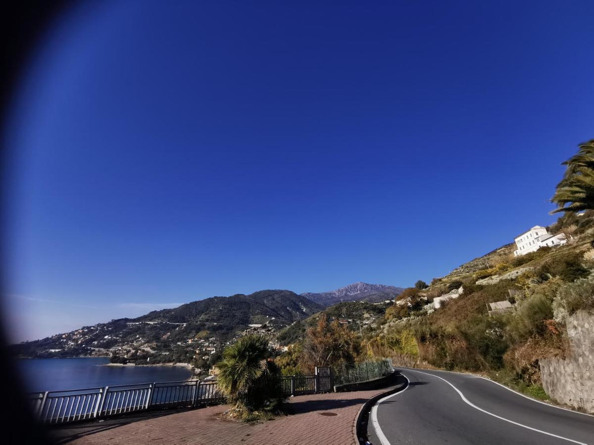 Romantic Casa Lorenzina Affittacamere Ventimiglia Exterior foto