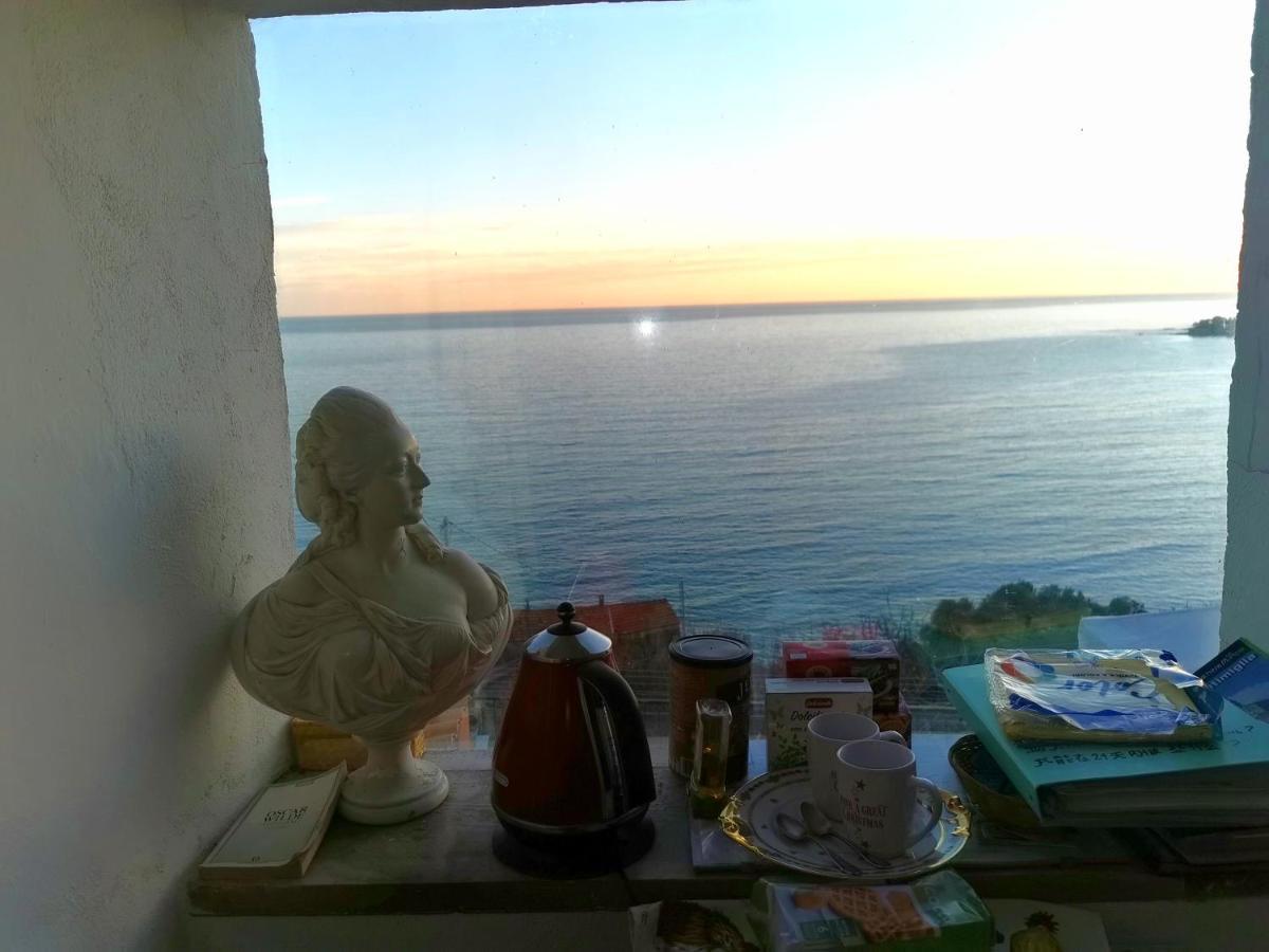 Romantic Casa Lorenzina Affittacamere Ventimiglia Exterior foto